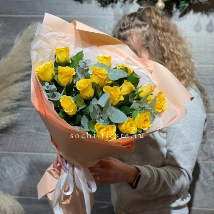 15 желтых роз в Братске