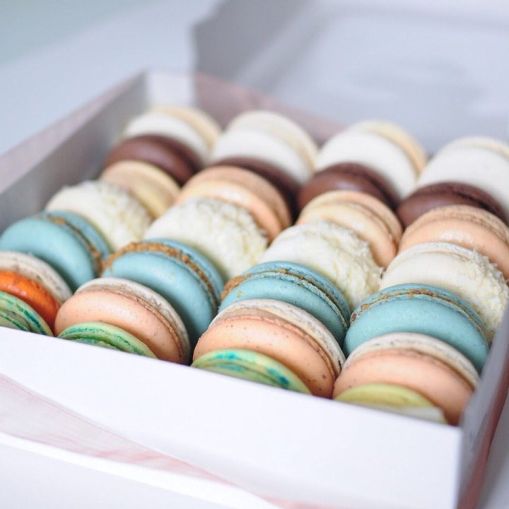 Коробка макаронс 25 шт. в Братске